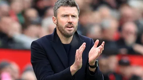 时代巨星云集新城颁奖盛典，张敬轩热情求合影李慧诗