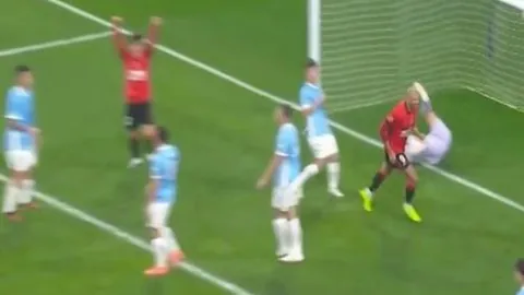 滕哈赫官宣：卡塞米罗与利桑德罗即将重返赛场！